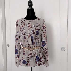 4𝒇𝒐𝒓$50 BANANA REPUBLIC floral long sleeve blouse sizeS